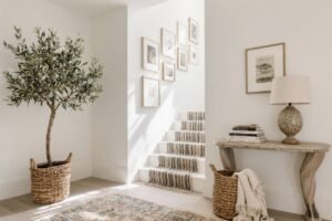 14 Small Stair Landing Decor Ideas That Instantly Elevate Your Home