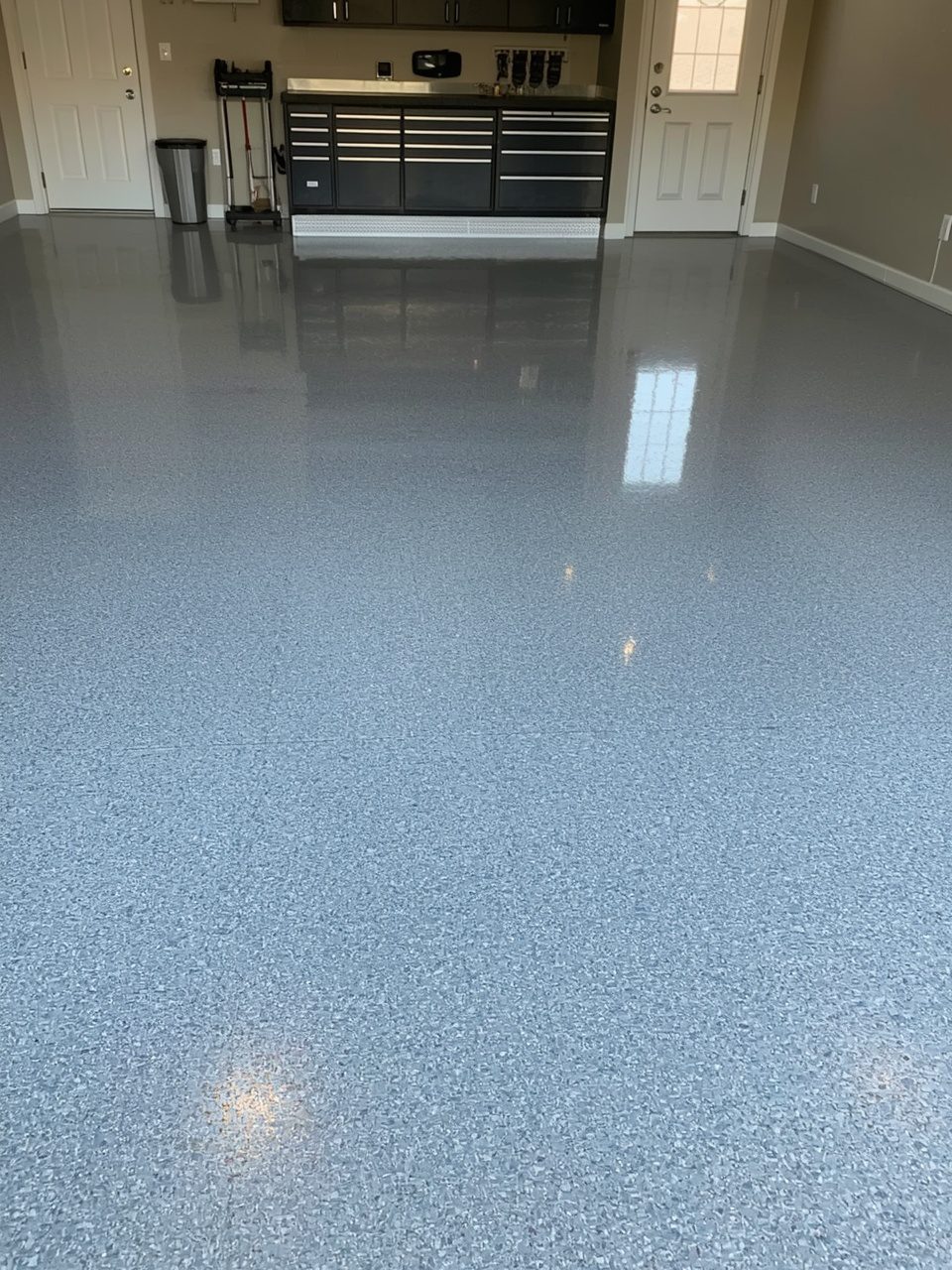 10. Cool Colored Flooring - 10 Garage Cooling Ideas for Hot Climates Without Air Conditioning You Need Now